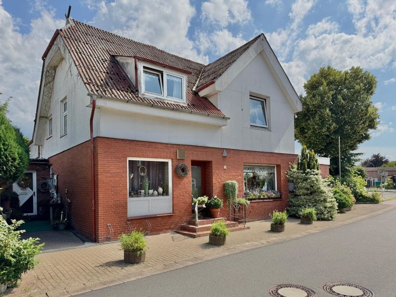 Großzügiges Stadthaus mit Dachterrasse, Innenhof und vielseitigen Nebenflächen in Erfde